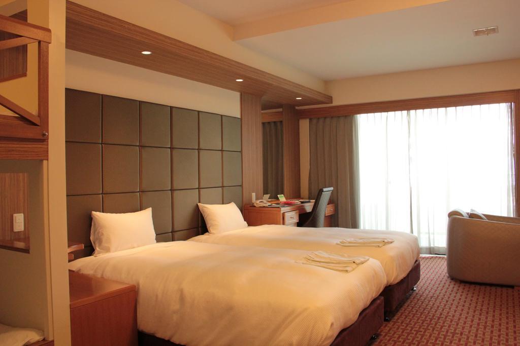 Okinawa Kariyushi Beach Resort Ocean Spa Onna Exterior foto